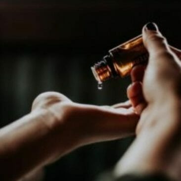 Blog Luna Herbs Wildkräuter_Tipps beim Kauf und der Lagerung von ätherischen Ölen